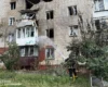 Ворог вдарив по багатоповерхівці в Ізюмі: загинула людина, є поранені (фото)