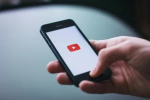YouTube почав видаляти російські рекламні відео про завод дронів