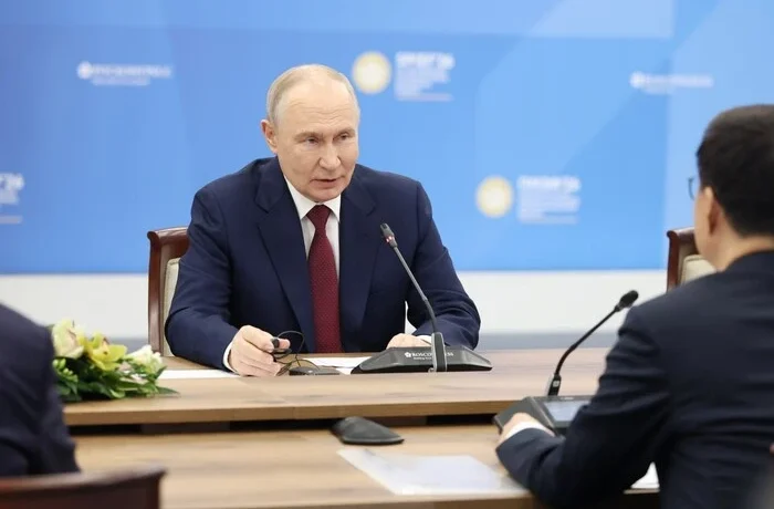 Путін поводиться все більш дивно, це лякає до нестями – The Independent