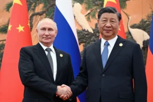 Китай поступово позбавляє Росію статусу великої глобальної сили