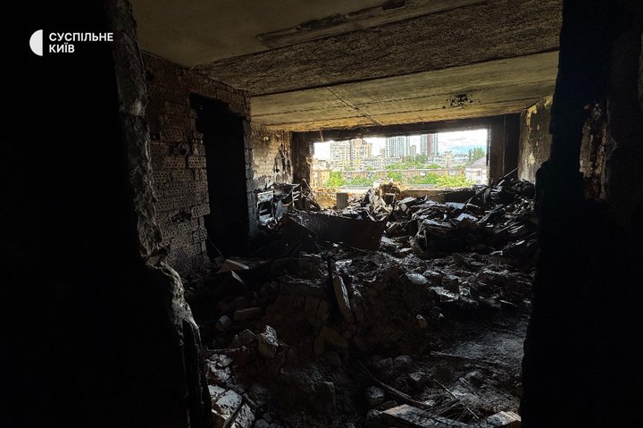 Квартира у Солом'янському районі, в яку влучив російський дрон і вбив двох людей. Київ, 15 червня 2026 року 