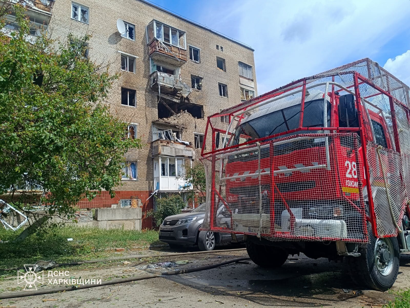 На місце події прибули рятувальники 