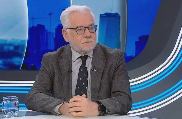 Ексглава МЗС Польщі: Скандал з орденом Зеленського послабив позиції Навроцького
