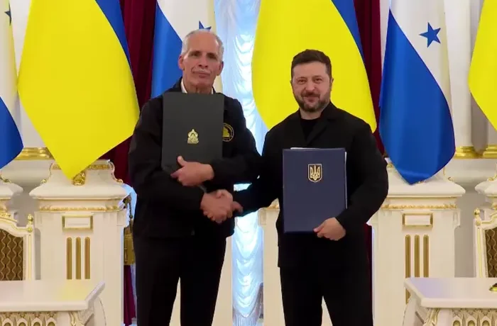 Зеленський відзвітував про перший візит президента Гондурасу до України
