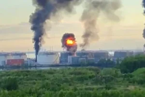 Зеленський підтвердив ураження Петербурзького нафтового терміналу (відео)