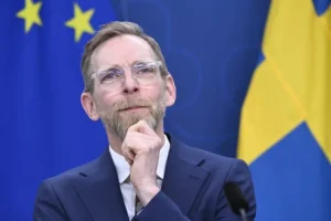 Краще, ніж у Шакіри? Міністр спорту Швеції випустив пісню, присвячену Чемпіонату світу 2026