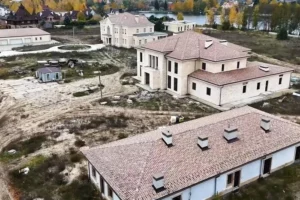 Фінансова кухня «Династії». Звідки брались гроші на «велике будівництво»?