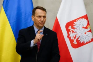 Глава МЗС Польщі розкритикував Навроцького за скандал з орденом