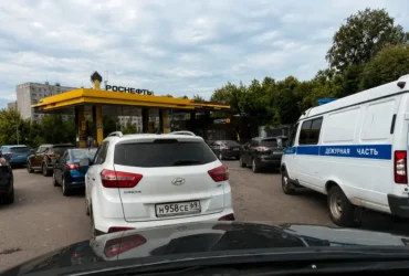 Росія загрузла в паливній кризі: влада запевняє, що пального достатньо