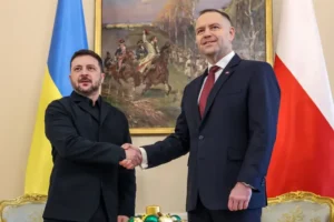 Навроцький проти ордена Зеленського: як має діяти Україна