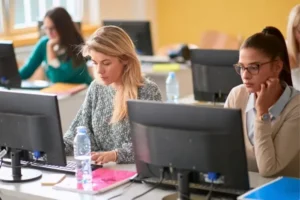 Офіційні результати НМТ-2026: хто вже може дізнатися свої бали
