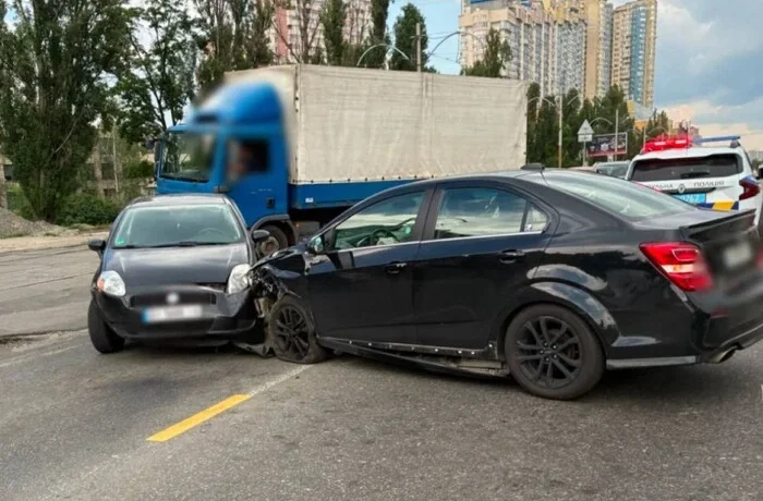 ДТП на Харківському шосе: рух ускладнено в обох напрямках