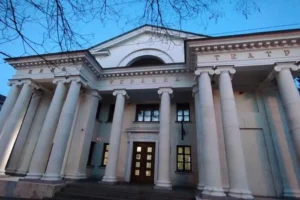 Окупанти у Севастополі вирішили перейменувати ретрокінотеатр «Україна» (фото)