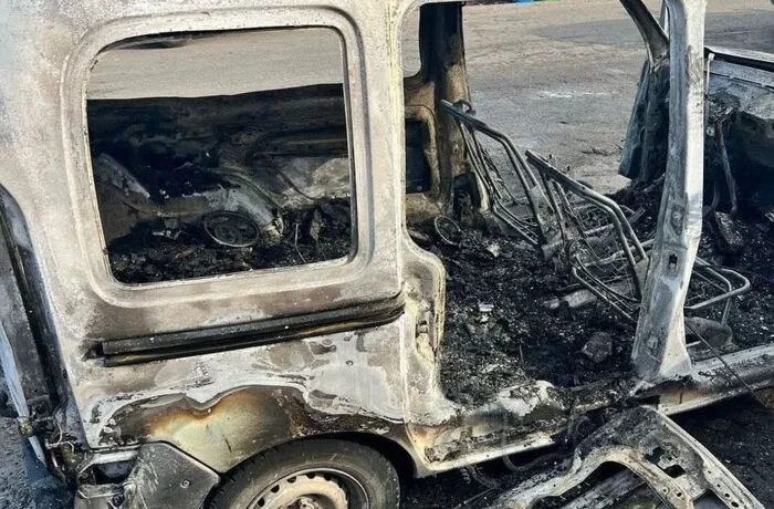 Конфлікт за чаркою закінчився підпалом авто, затримано 25-річного молодика