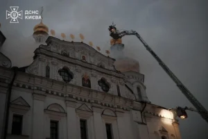 Міноборони Росії цинічно прокоментувало масований обстріл України та руйнування у Лаврі