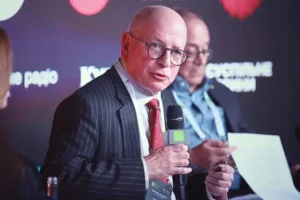 Скільки йтиме війна і чому Трамп ненавидить Зеленського? Пояснює британський аналітик, який передбачив агресію Путіна