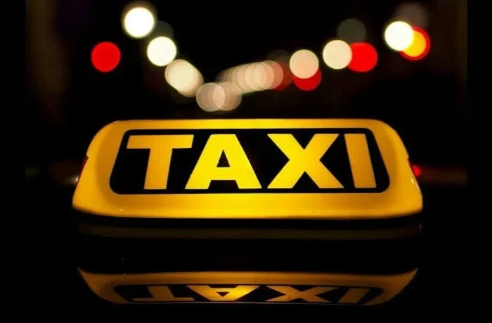 Дефіцит пального в Росії вдарив по таксі: водії рідше виходять на лінію
