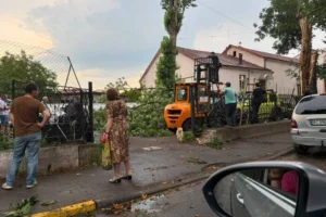 У Львові шестирічну дівчинку вдарило блискавкою