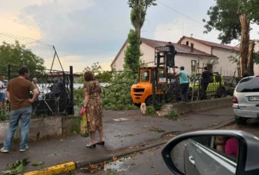 У Львові шестирічну дівчинку вдарило блискавкою