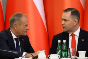 Чому Навроцькому так кортіло забрати орден у нашого президента саме в п’ятницю ввечері