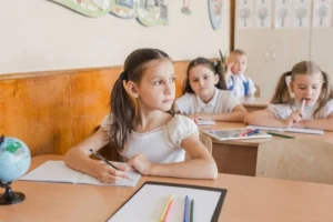 Перевести дитину в іншу школу тепер можна онлайн: як працює новий сервіс у Києві