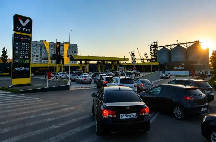 Дефіцит бензину в Росії поширився від Москви до Поволжя