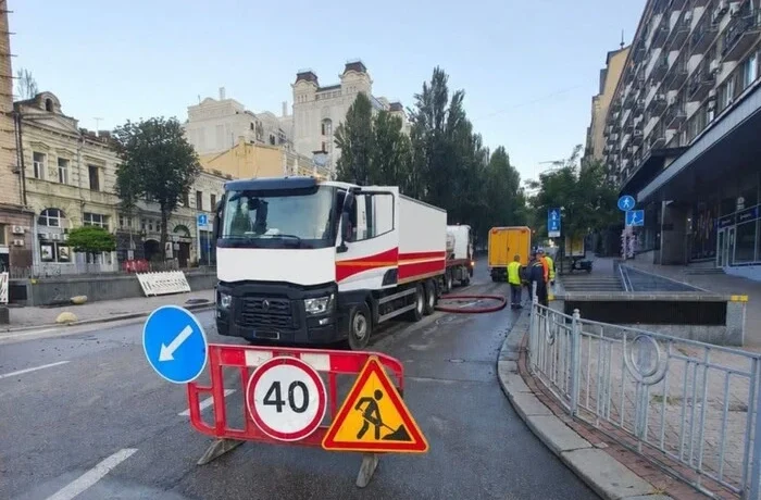 Аварії на мережах у центрі Києва: де досі обмежено рух транспорту