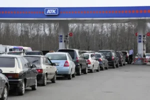 Бензин у Росії б’є цінові рекорди – влада ділить пальне для своїх
