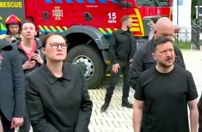 Зеленський прибув до Києво-Печерської лаври, яка постраждала під час нічної атаки (відео)