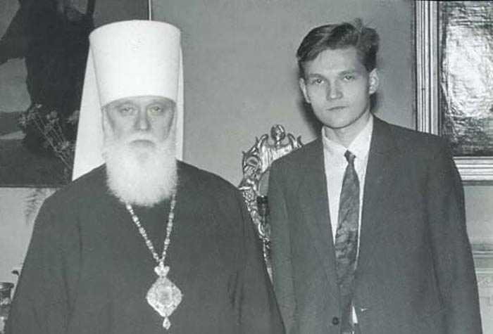 Перша зустріч ще студента Юрія Дорошенка і на той час митрополита УПЦ Київського патріархату Філарета, 1994 рік
