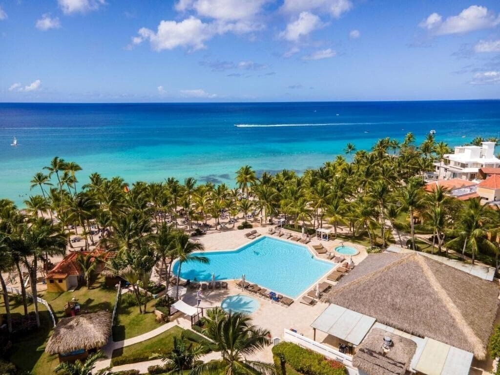 Вигляд частини готелю Viva Dominicus Beach by Wyndham до пожежі