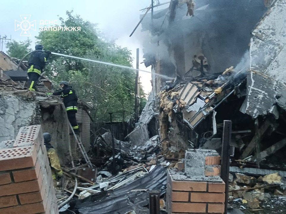 Росіяни вдарили по Вільнянську: поранені семеро, серед них троє дітей фото 1