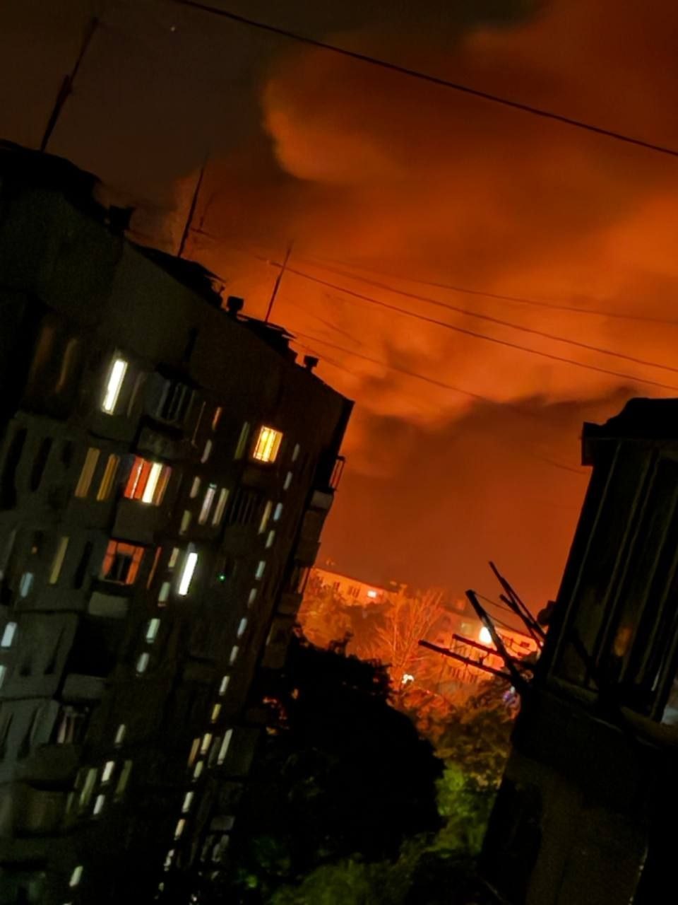 Чугуїв і Харків під ударом: троє загиблих, пожежі в кількох районах фото 1