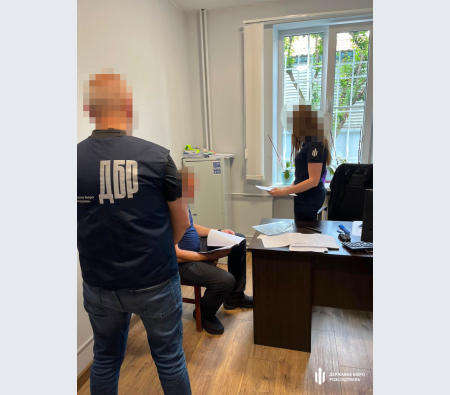 Скандал в Ужгородському ТЦК: посадовці підозрюються у незаконному утриманні людей фото 1