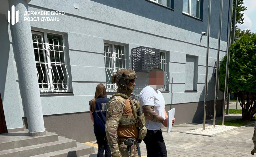 Скандал в Ужгородському ТЦК: посадовці підозрюються у незаконному утриманні людей фото 3