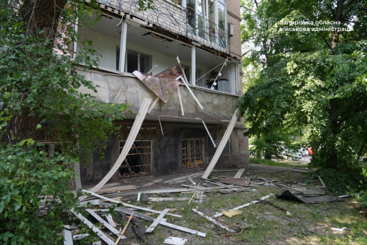 Росіяни атакували Запоріжжя: серед поранених є 10-річна дитина фото 4
