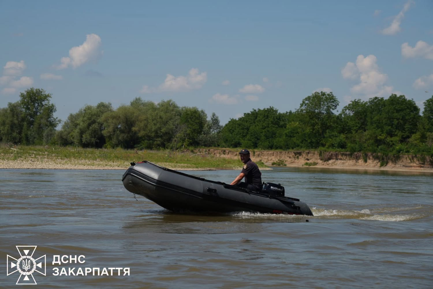 На Закарпатті у Тисі знайдено тіло хлопчика, якого шукали понад дві доби фото 1