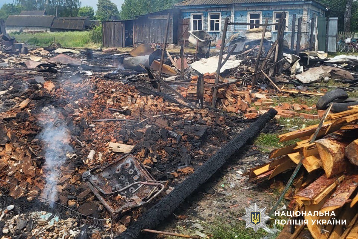 Ракети, КАБи та дрони. Росія накрила вогнем десятки населених пунктів Сумщини фото 1