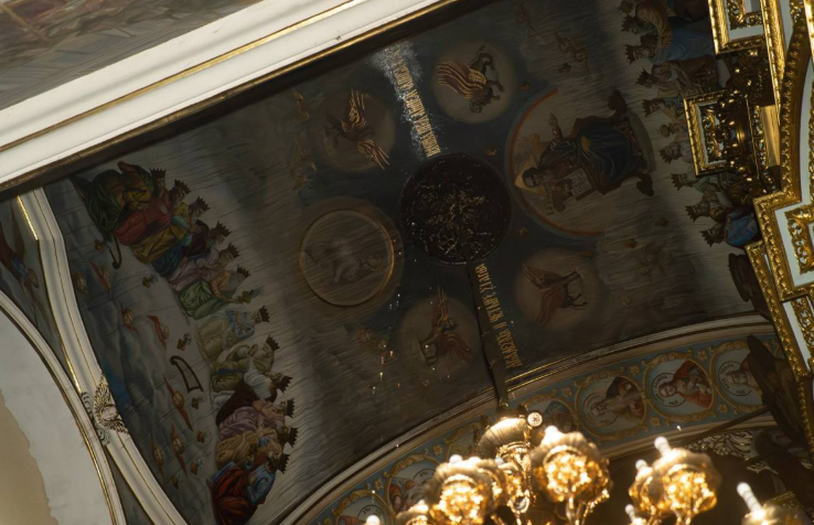 Намісник Лаври розповів, скільки триватиме зведення тимчасового даху Успенського собору фото 1