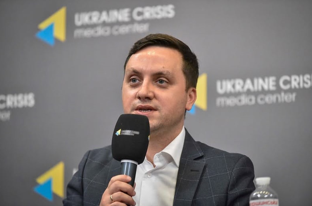 Нардеп Володимир Крейденко («Слуга народу») минулого року зареєстрував законопроєкти про підвищення штрафів та запровадження бальної системи за порушення ПДД. Але колеги ними не надто зацікавилися