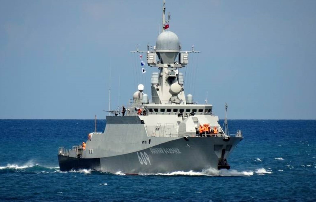 Кораблі проєкту «Буян-М» обладнані пусковою установкою на вісім крилатих ракет «Онікс», у перспективі можуть навантажуватися «гіперзвуковими» ракетами «Циркон»