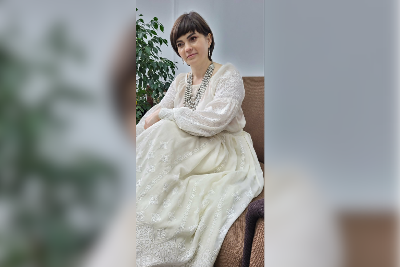 Юлія Вакуленко в тій самій диво-сукні, яку решетиляни демонстрували в Раді Європи