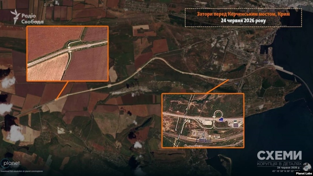 Черги у бік Кримського мосту, який з’єднує окупований Крим із Росією, сягають десяти кілометрів