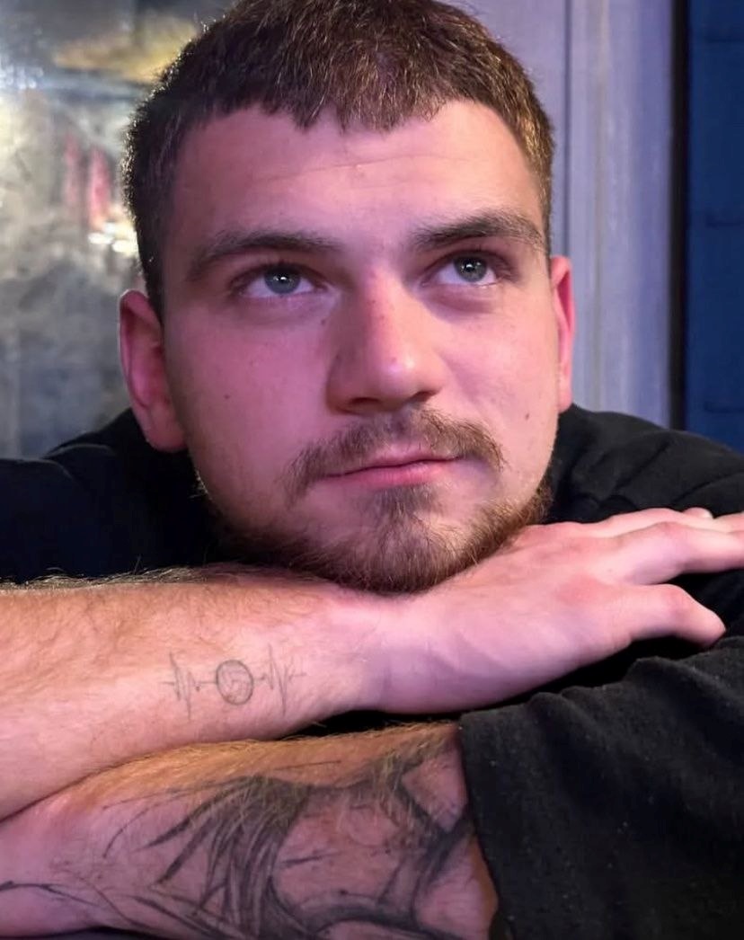 Володимир Дендура не закінчив навчання в училищі і вступив до лав Збройних Сил України