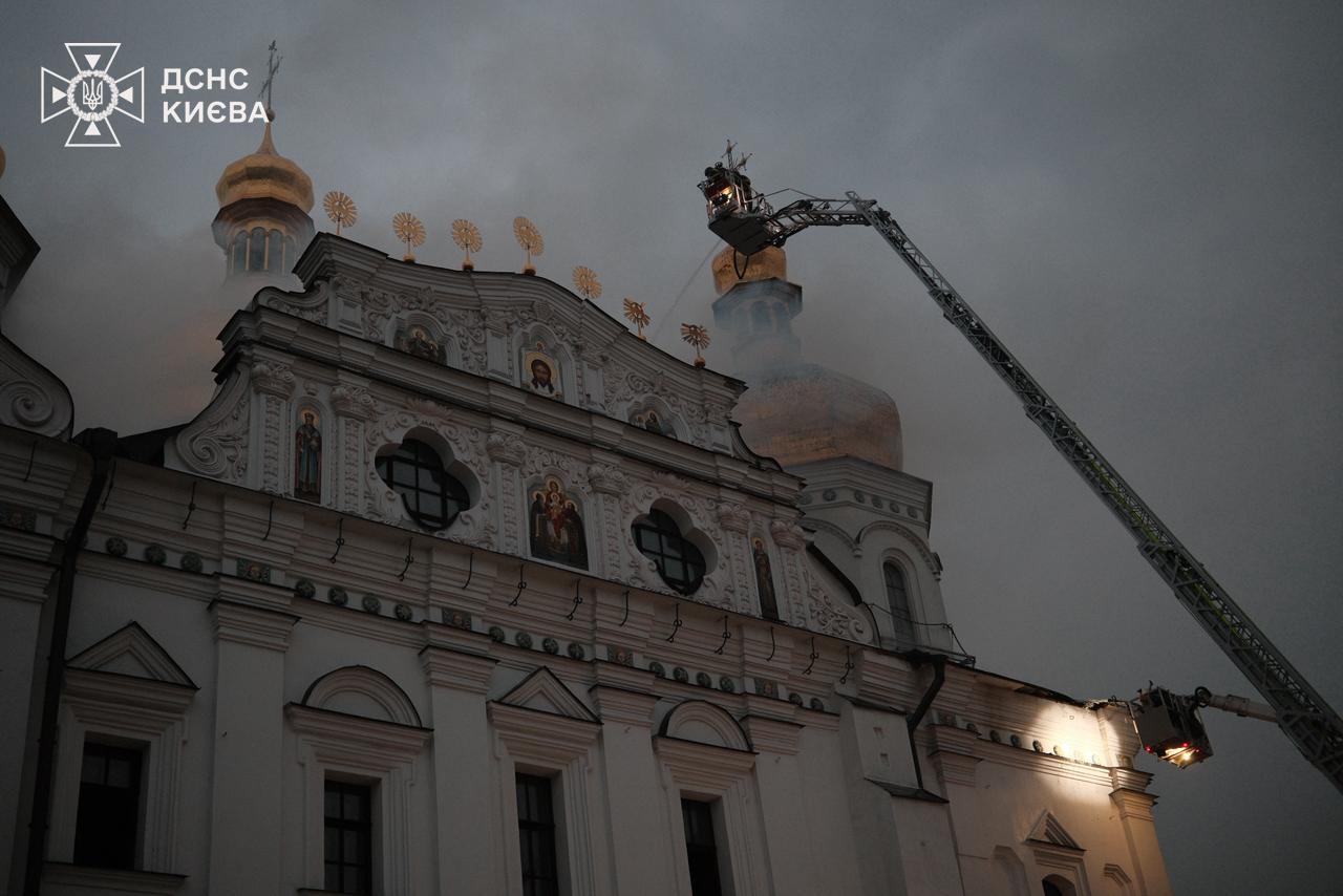 Удар по Києву: четверо загиблих, рятувальники показали кадри з наслідками фото 3