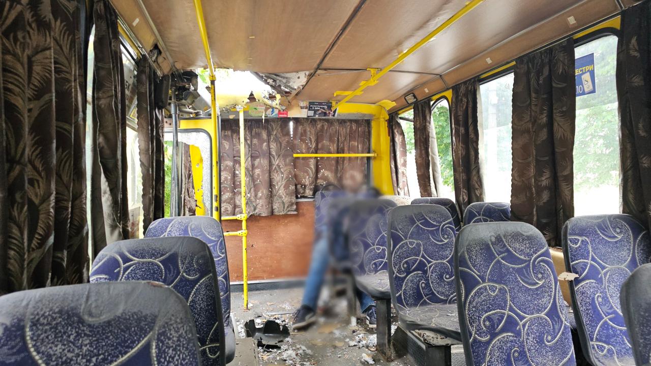 Росіяни атакували маршрутку та «швидку» у Херсоні: є загиблий і поранені фото 2