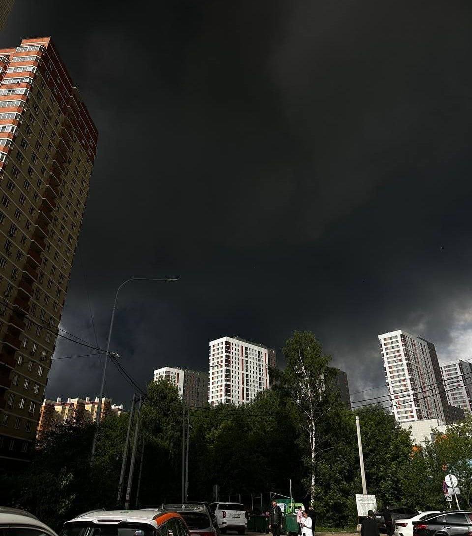 «Воює Путін, а розплачується народ». Зеленський закликав росіян протверезіти фото 1