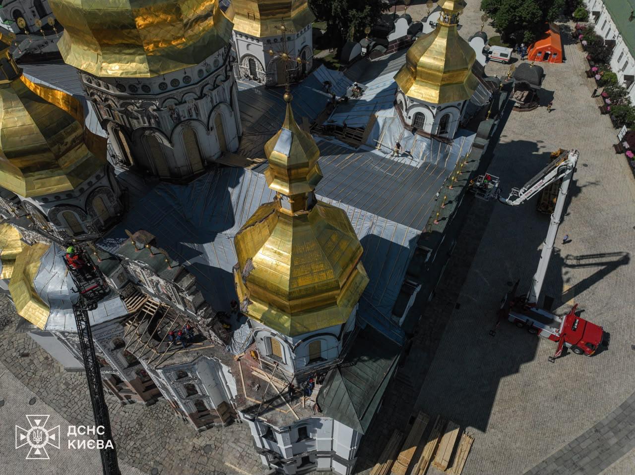 У Києво-Печерській лаврі завершено консервацію даху Успенського собору фото 1