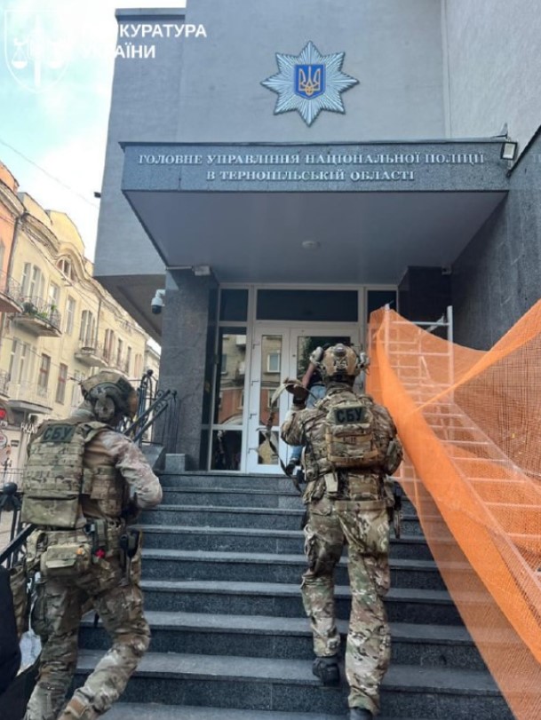 Генпрокуратура та СБУ викрили схему прикриття посадовцями Нацполіції «порноофісів» у трьох областях