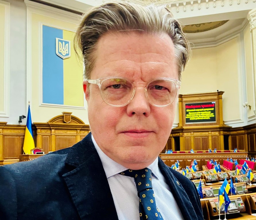 Нардеп від «Голосу» Андрій Осадчук вважає узаконення порнографії «декомунізацією мізків»